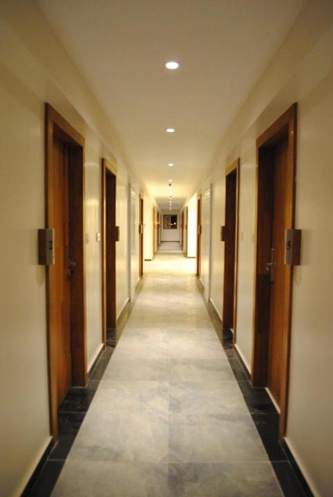Hotel Landmark Ratnāgiri 外观 照片