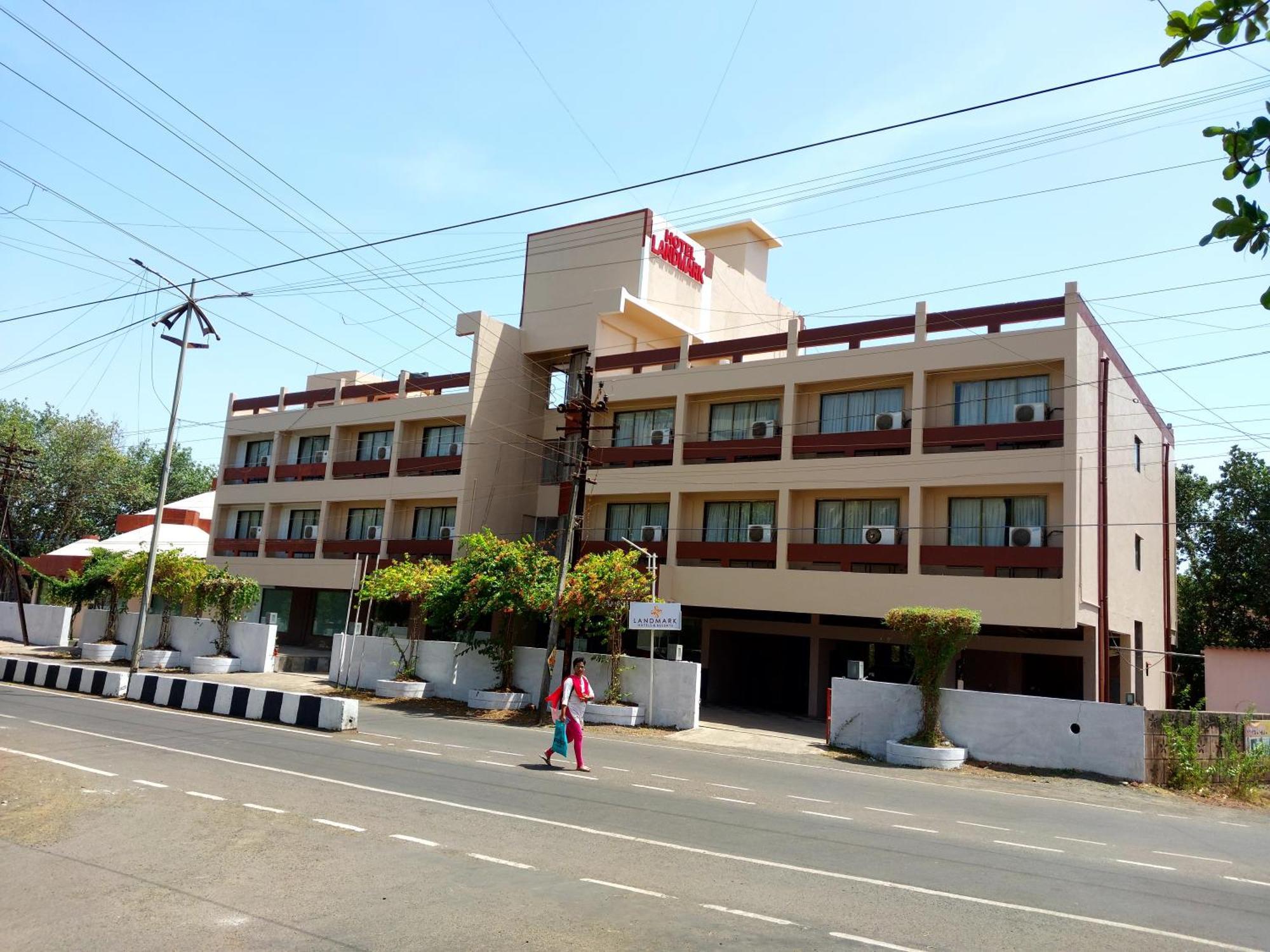 Hotel Landmark Ratnāgiri 外观 照片