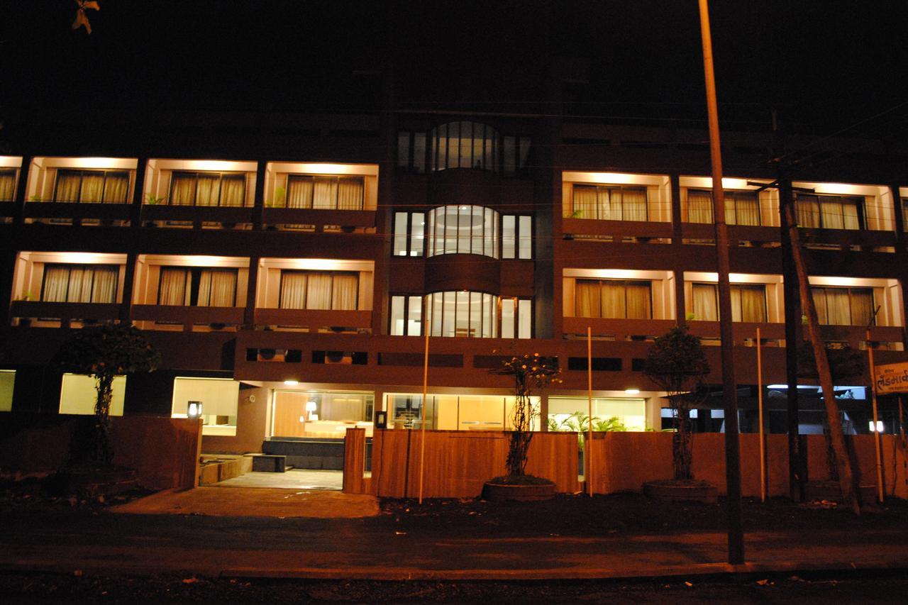 Hotel Landmark Ratnāgiri 外观 照片