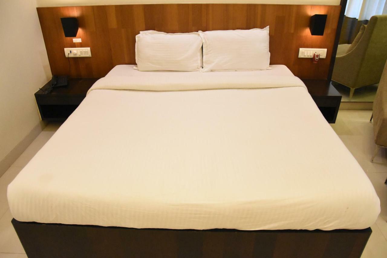 Hotel Landmark Ratnāgiri 外观 照片