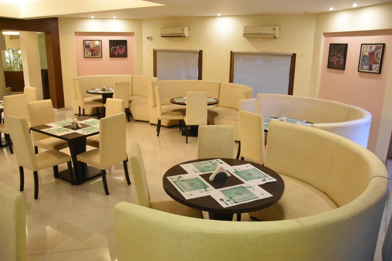 Hotel Landmark Ratnāgiri 外观 照片