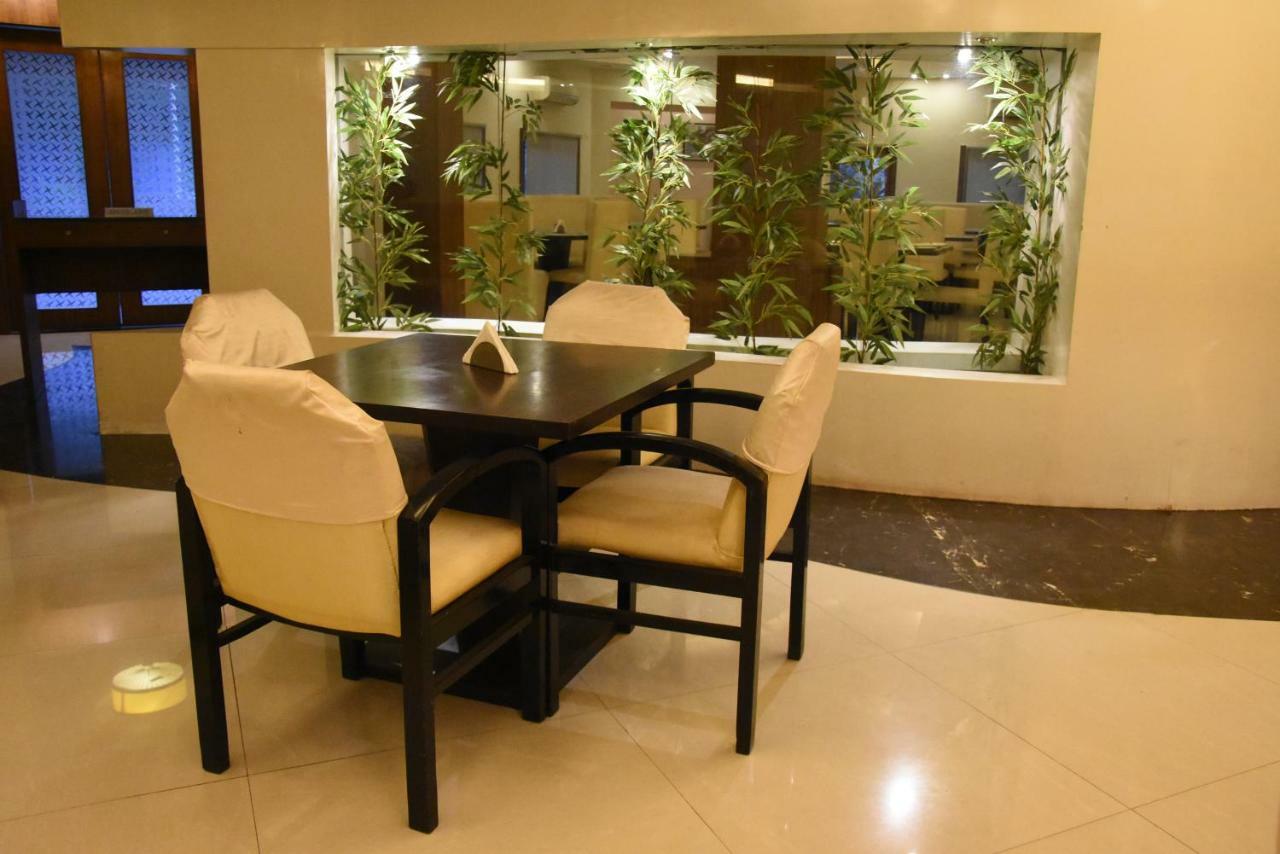 Hotel Landmark Ratnāgiri 外观 照片