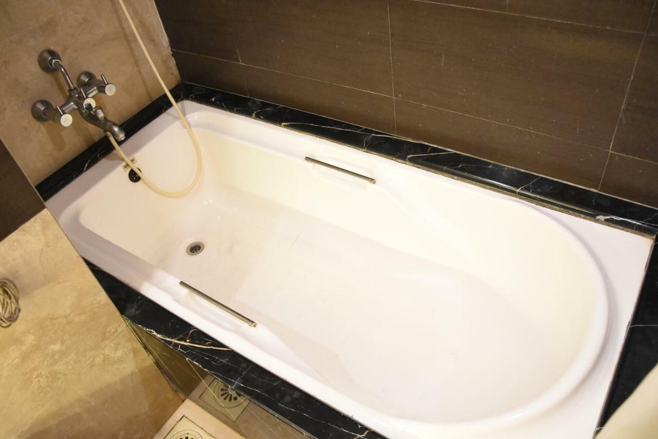 Hotel Landmark Ratnāgiri 外观 照片